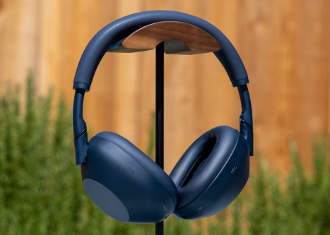 Sony Over-Ear Wireless Headphones with Passive Noise Isolation - Red / Black