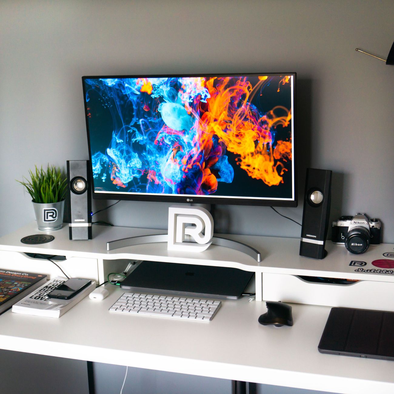 Samsung Full HD VA Monitor - 100 Hz, HDMI + VGA